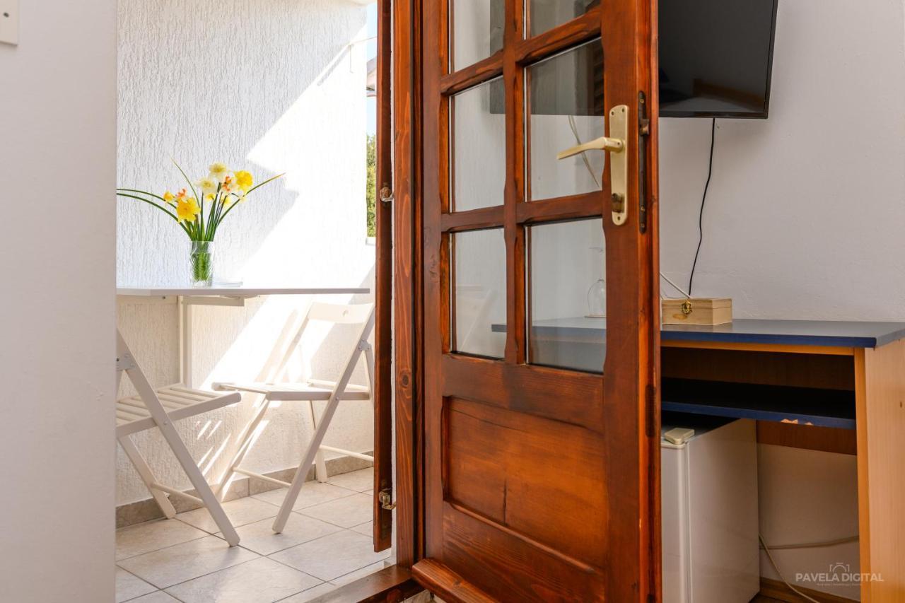 Sobe I Apartman Mareta Miholascica Buitenkant foto