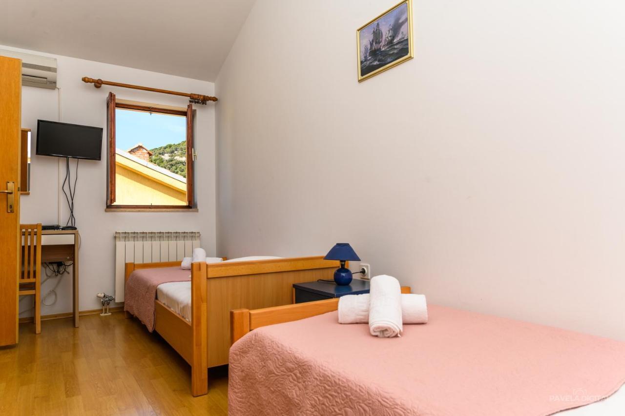 Sobe I Apartman Mareta Miholascica Buitenkant foto