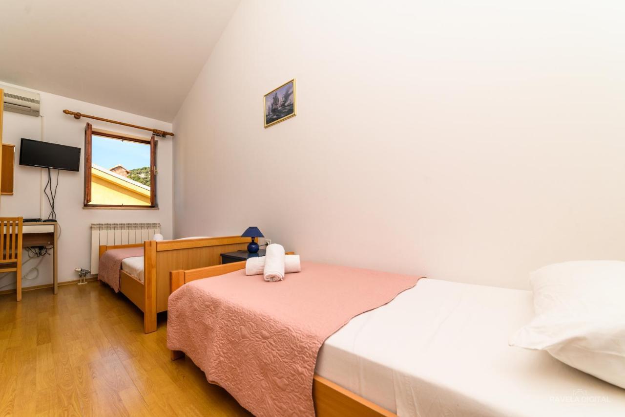 Sobe I Apartman Mareta Miholascica Buitenkant foto