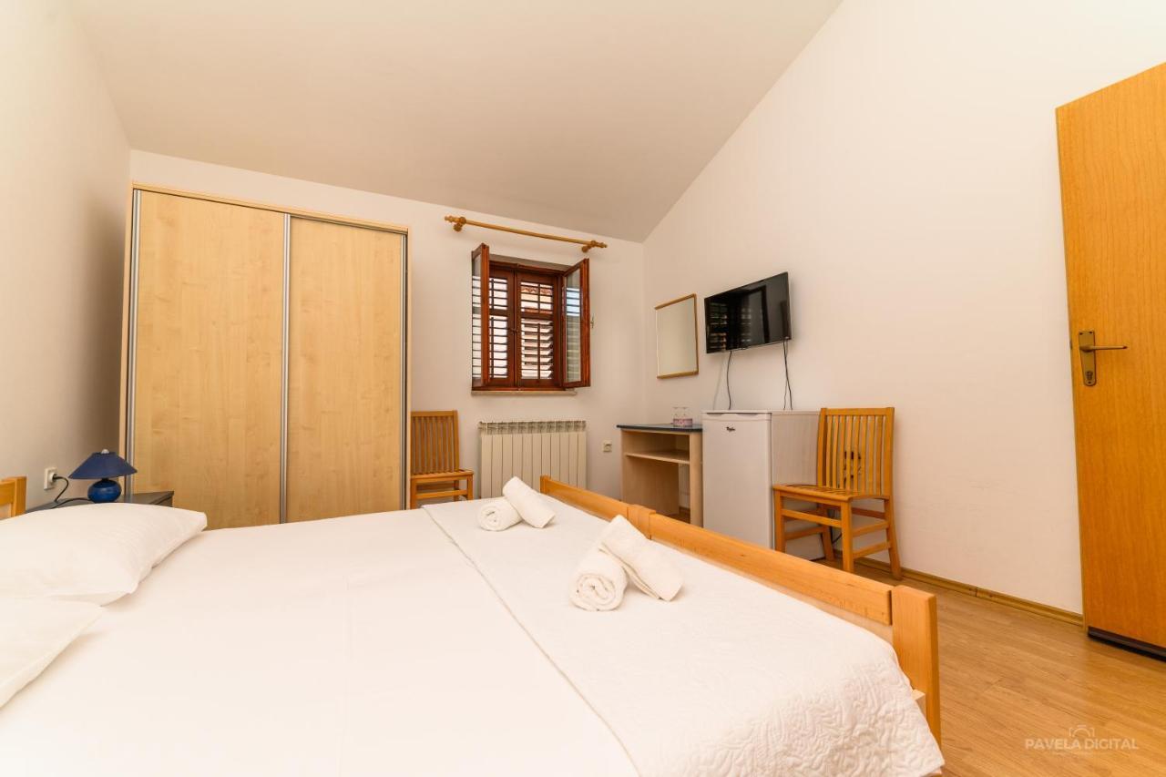 Sobe I Apartman Mareta Miholascica Buitenkant foto